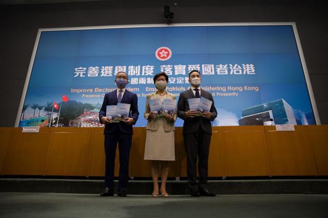 香港社会迎来“二次回归”，“双普选”目标从未改变丨香港一日